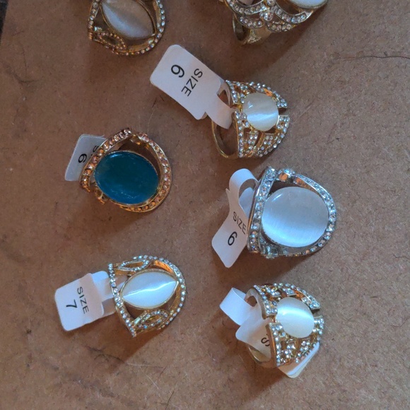 Bundle lot of assorted Jewelry Rings 10 Pieces Size 6,7,8 - Picture 2 of 11
